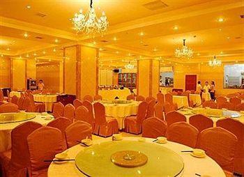 Nanchang Huayu New World Hotel Esterno foto